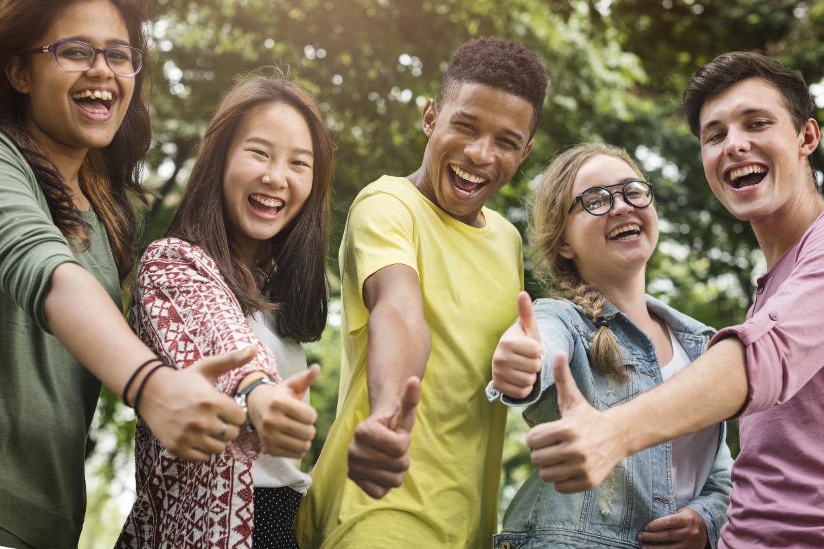teens-giving-thumbs-up-about-the-benefits-of-a-process-group